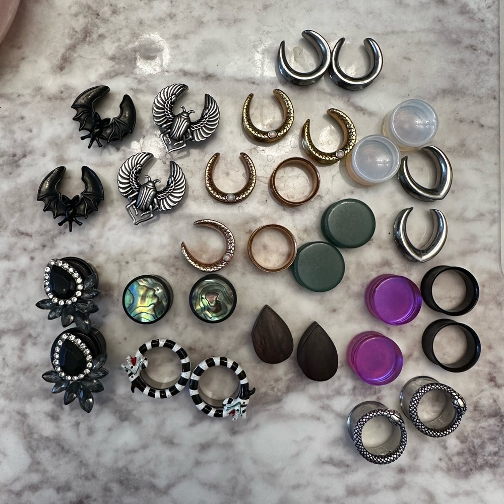 19mm Stretch Ears Earrings Plugs Saddles